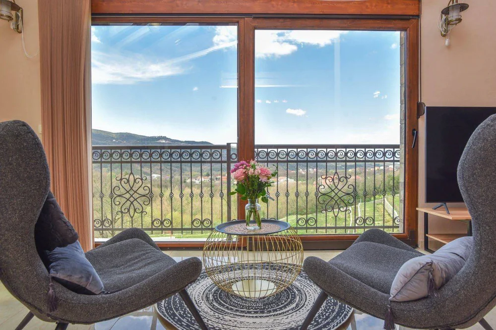 Seasonal and Annual Villa Rental in Radanovici