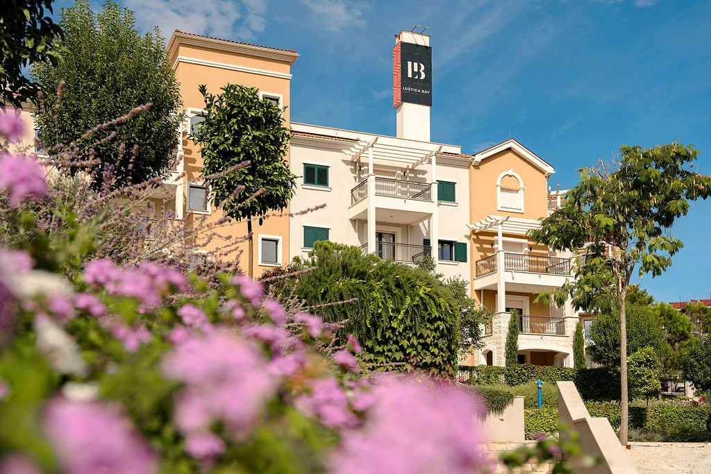 Centrale Apartments: Style and Comfort in the Heart of Luštica Bay