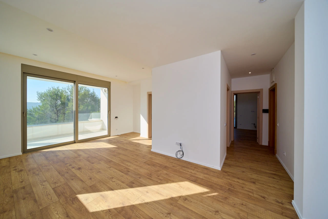 Two-bedrooms Apartment in a Quiet Place Surrounded by Nature, Tivat