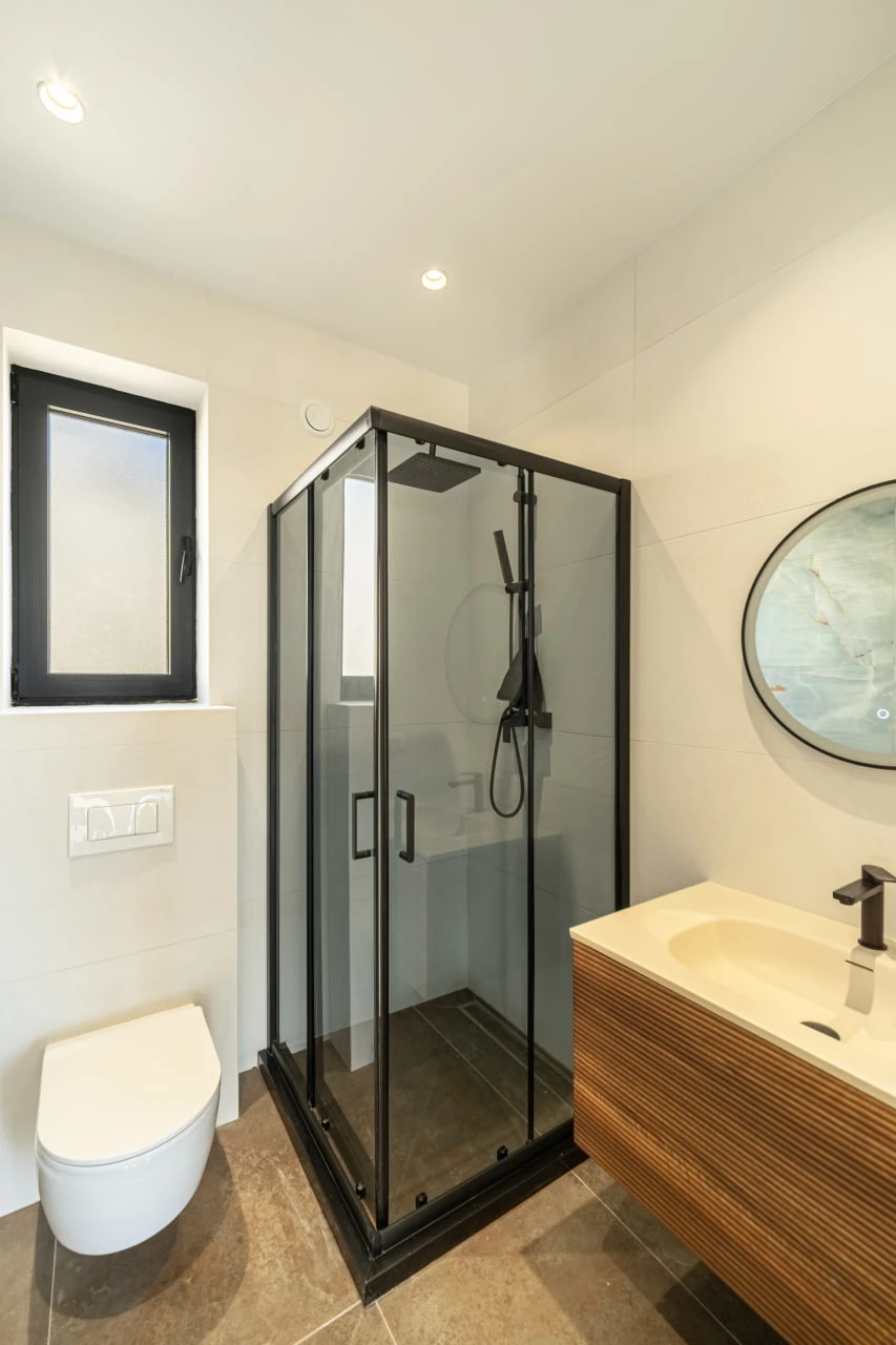 High-quality Townhouses with Sea Views in Kavac