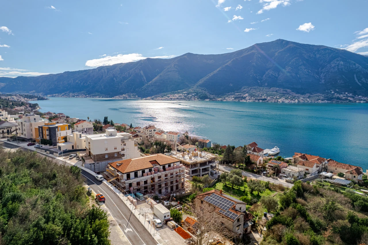 Apartment 48 m² in the Palace Bay complex in Dobrota