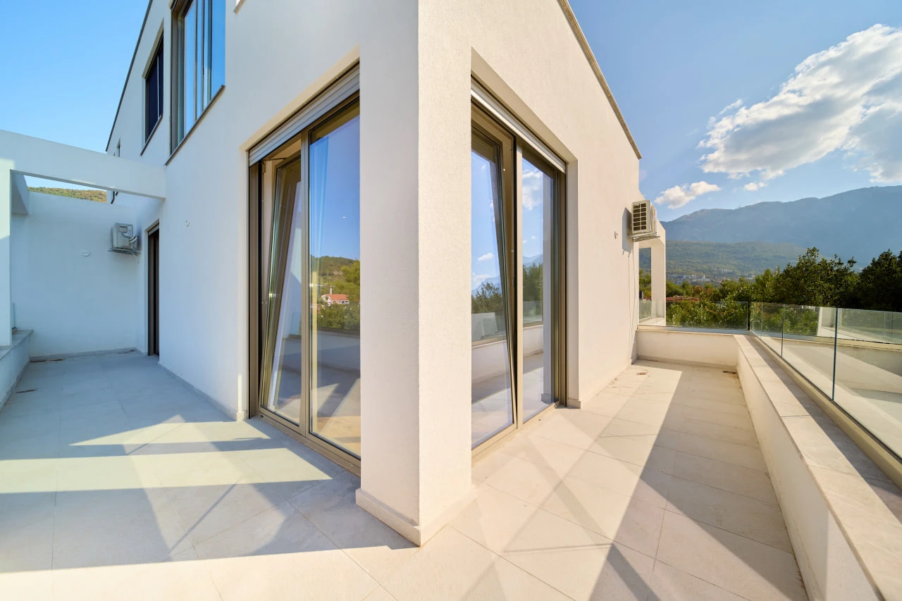 Two-bedrooms Apartment in a Quiet Place Surrounded by Nature, Tivat