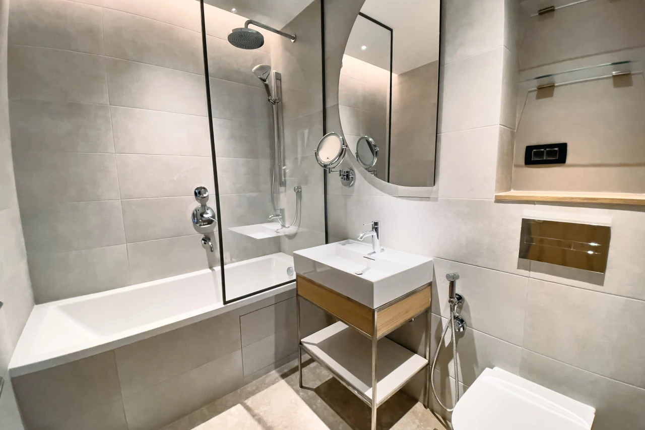 Modern Two-Bedroom Apartment in Heart of Tivat