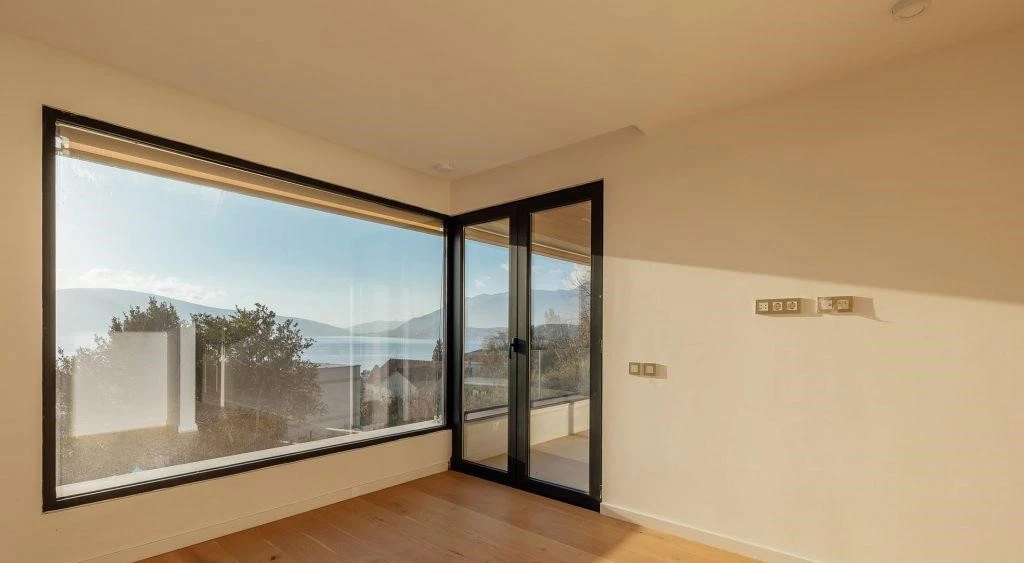 Duplex with Magnificent view if the Sea, Donja Lastva, Tivat
