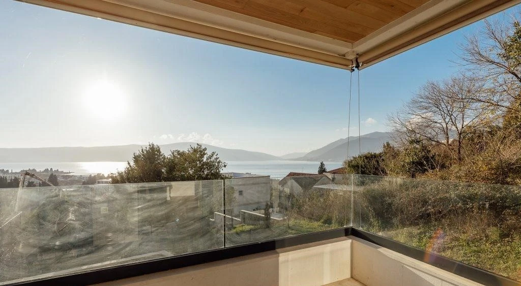 Duplex with Magnificent view if the Sea, Donja Lastva, Tivat