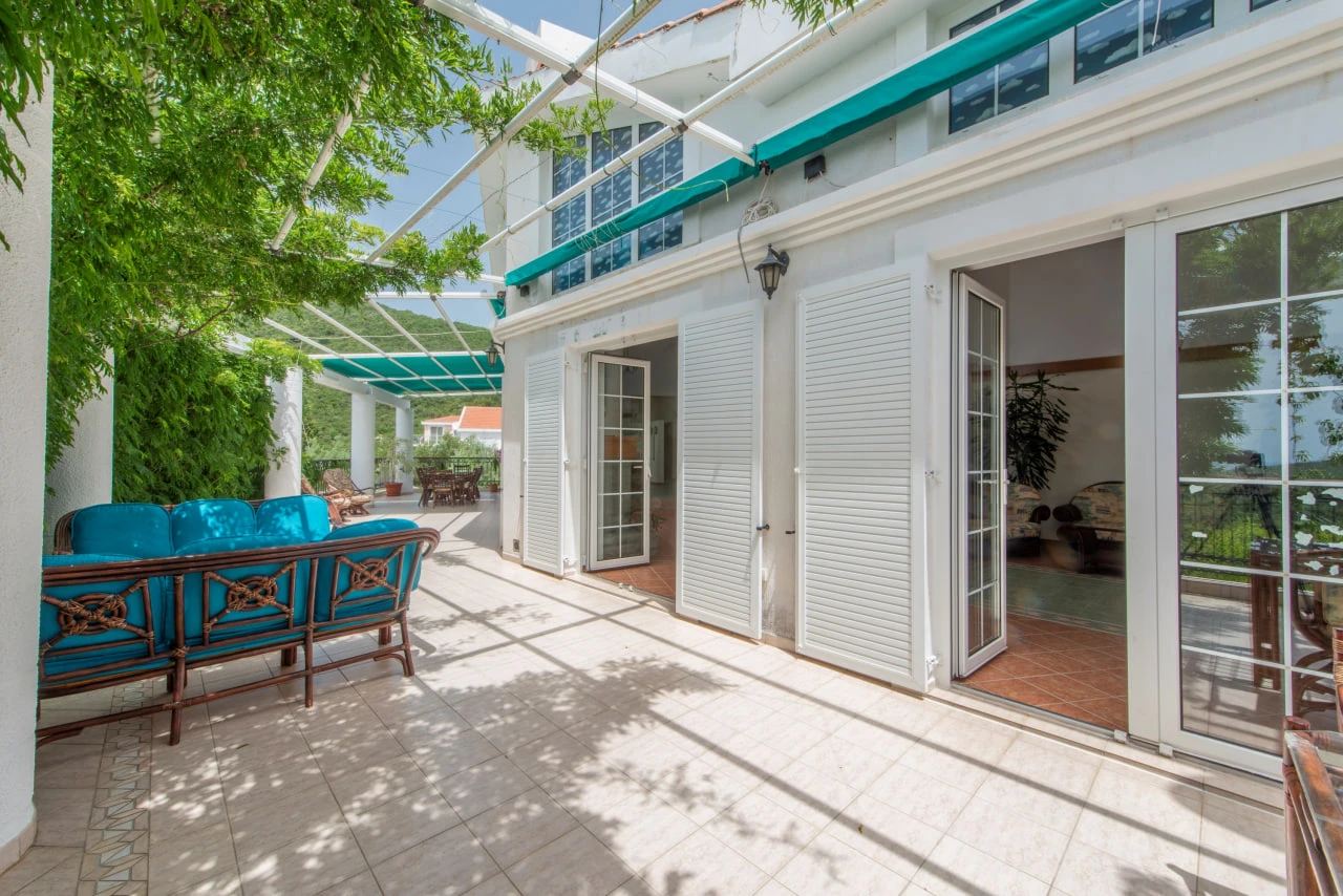 Exclusive Mansion 100m from the Sea, Zanjice