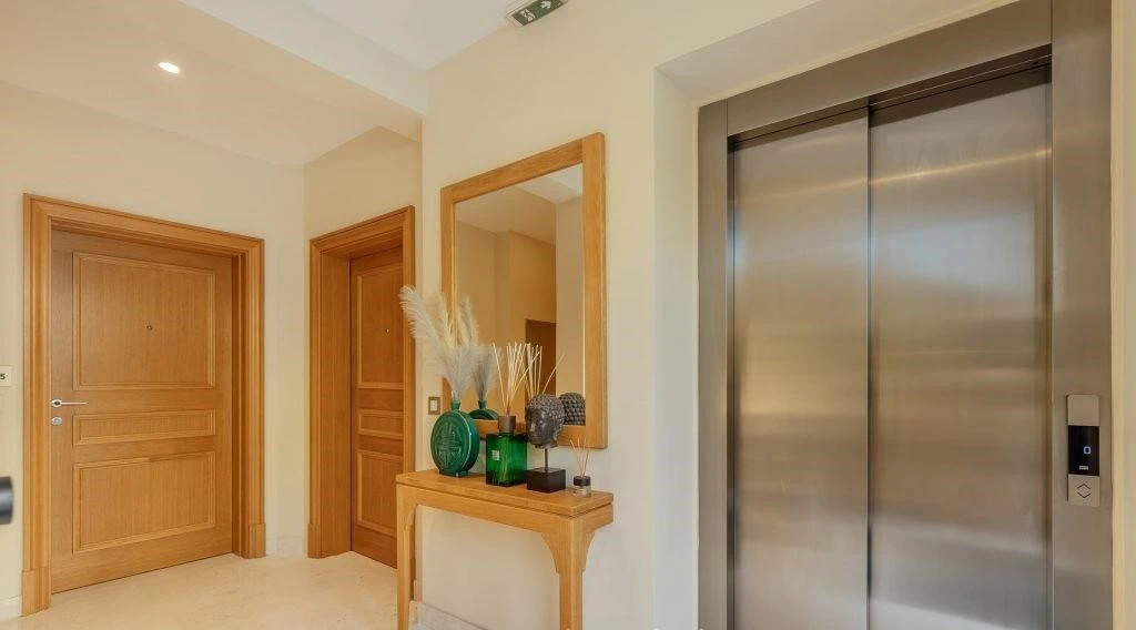 Duplex with Magnificent view if the Sea, Donja Lastva, Tivat
