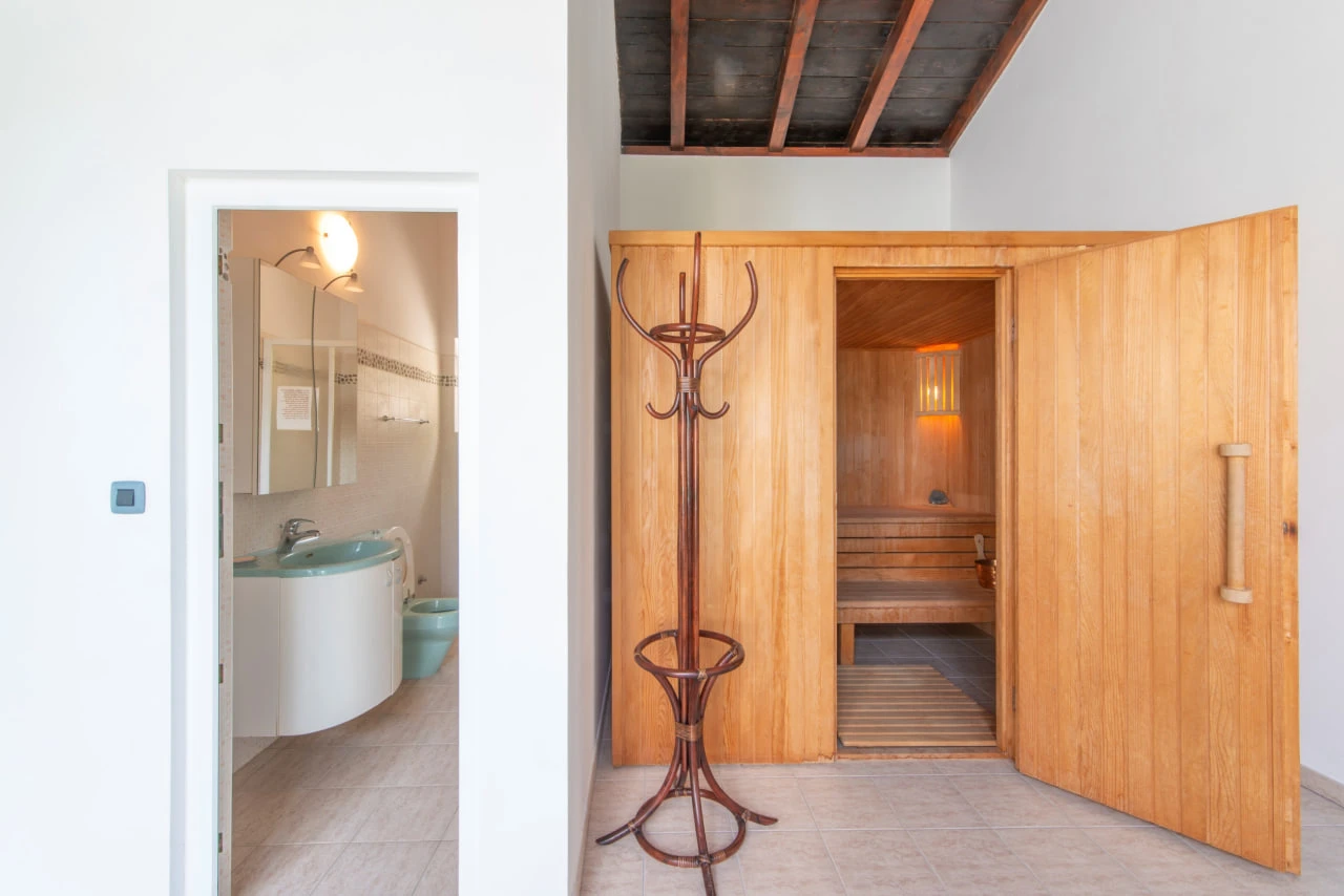 Exclusive Mansion 100m from the Sea, Zanjice
