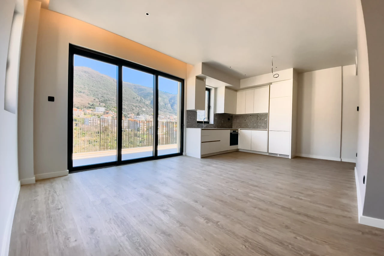 Modern Two-Bedroom Apartment in Heart of Tivat