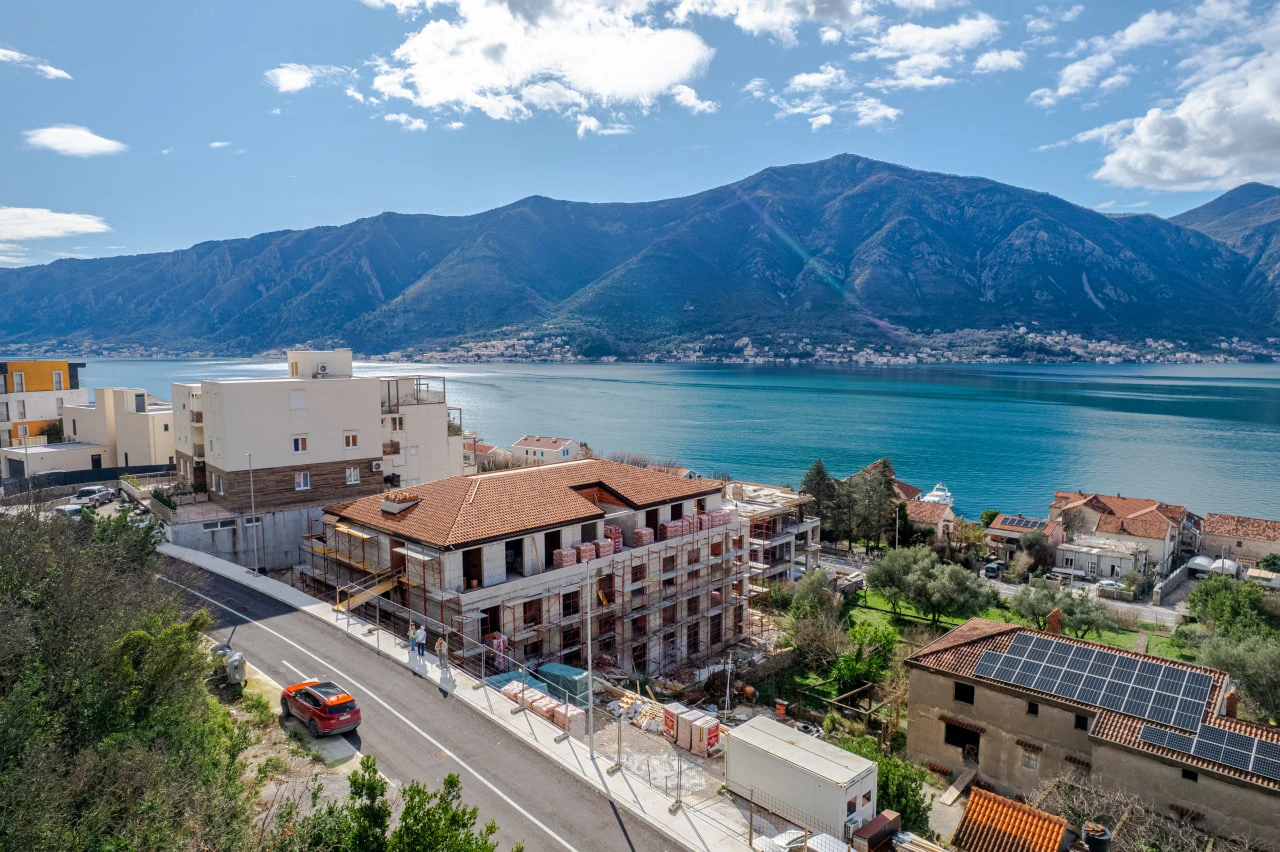 Аpartment 75 m² in the Palace Bay residential complex, Dobrota