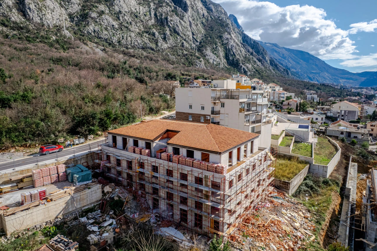 Apartment 48 m² in the Palace Bay complex in Dobrota