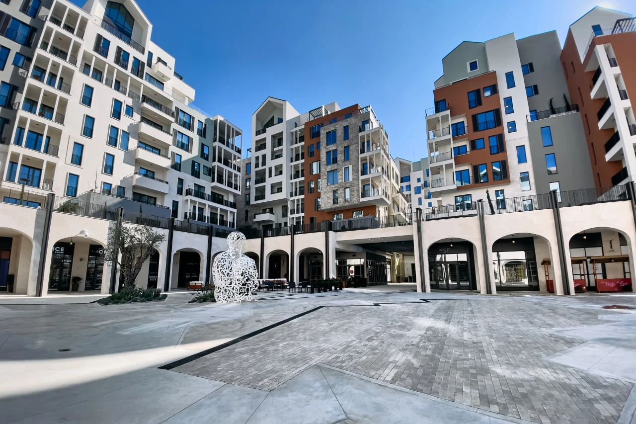 Modern Two-Bedroom Apartment in Heart of Tivat