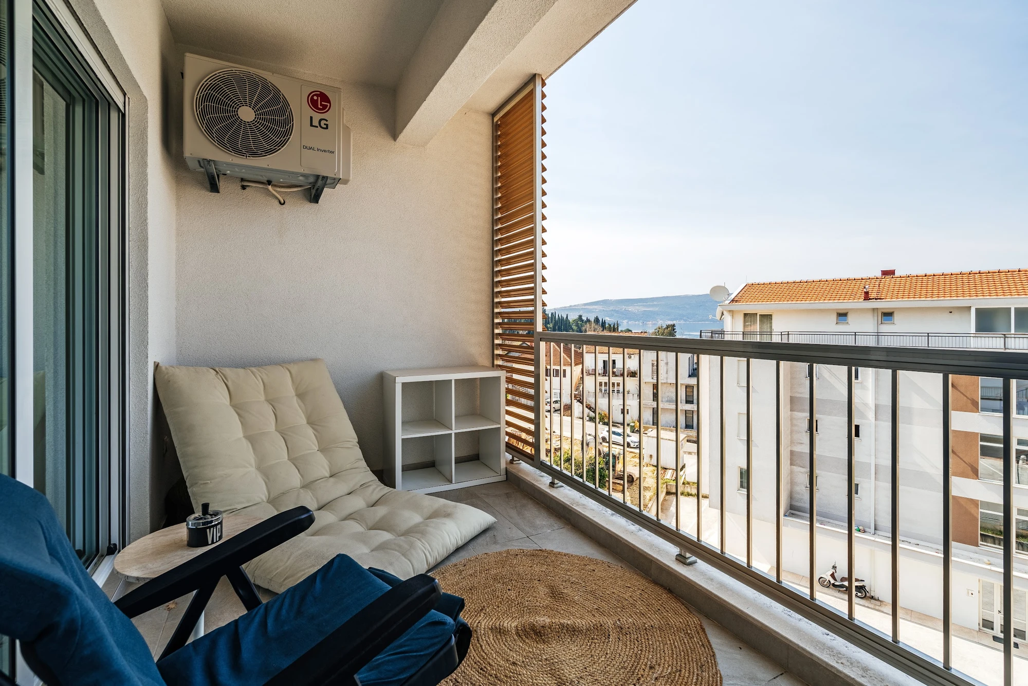 Spacious 2-bedroom apartment in the center of Tivat