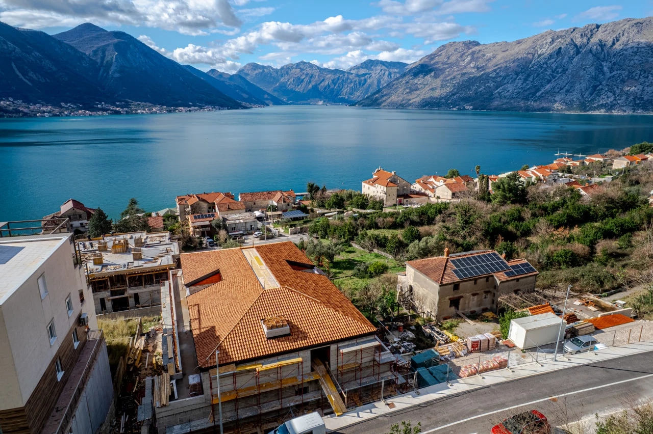 Аpartment 75 m² in the Palace Bay residential complex, Dobrota