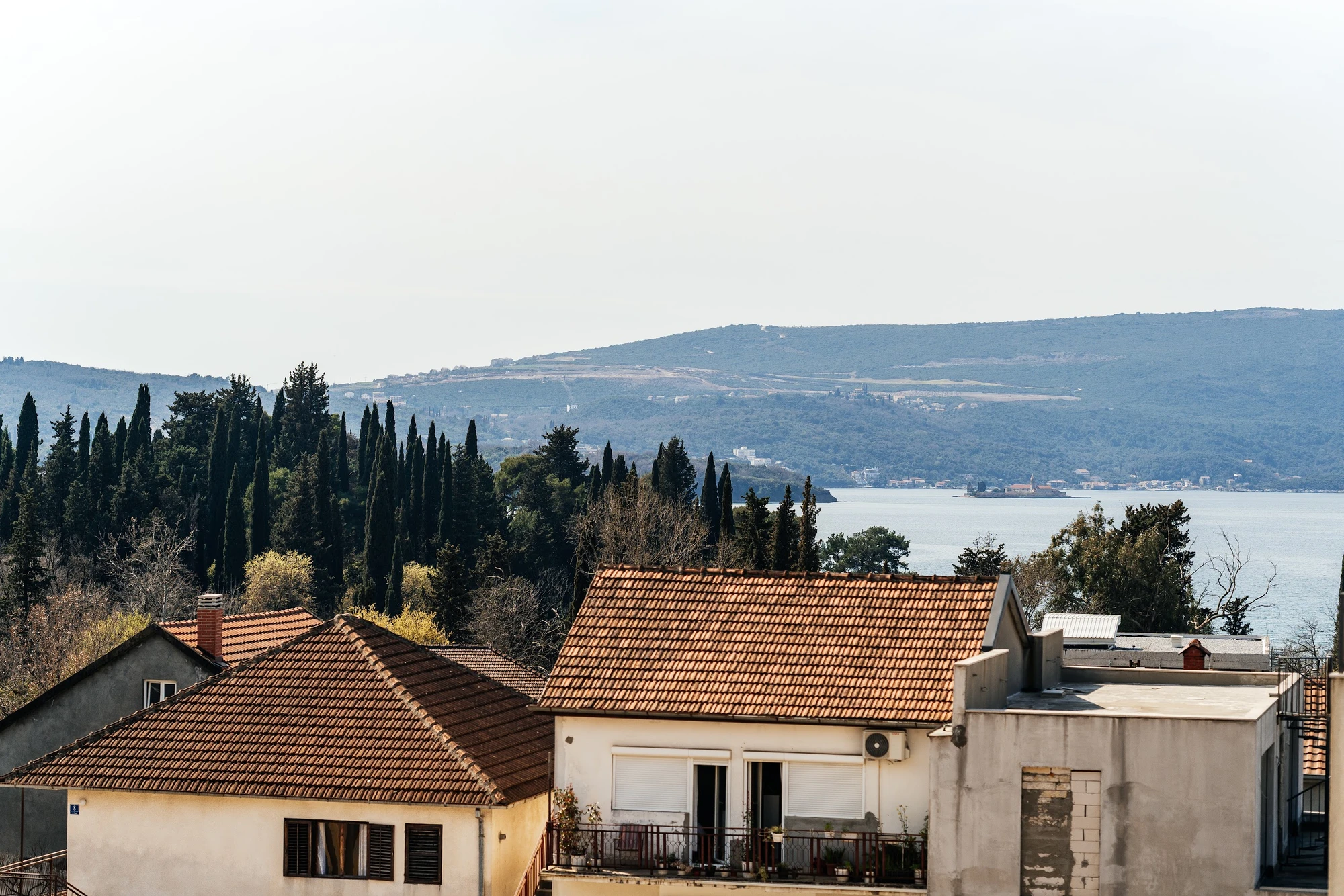 Spacious 2-bedroom apartment in the center of Tivat