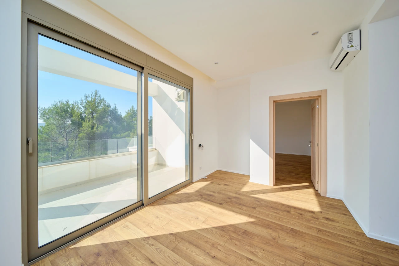 Two-bedrooms Apartment in a Quiet Place Surrounded by Nature, Tivat