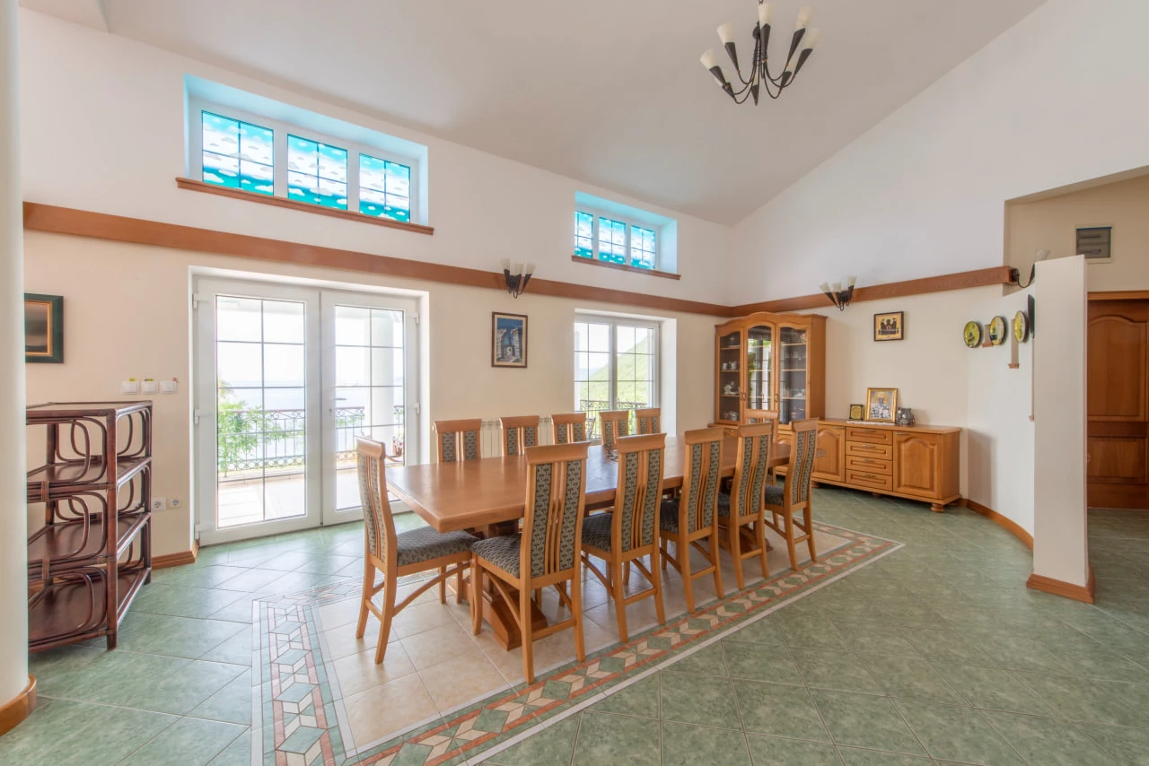 Exclusive Mansion 100m from the Sea, Zanjice