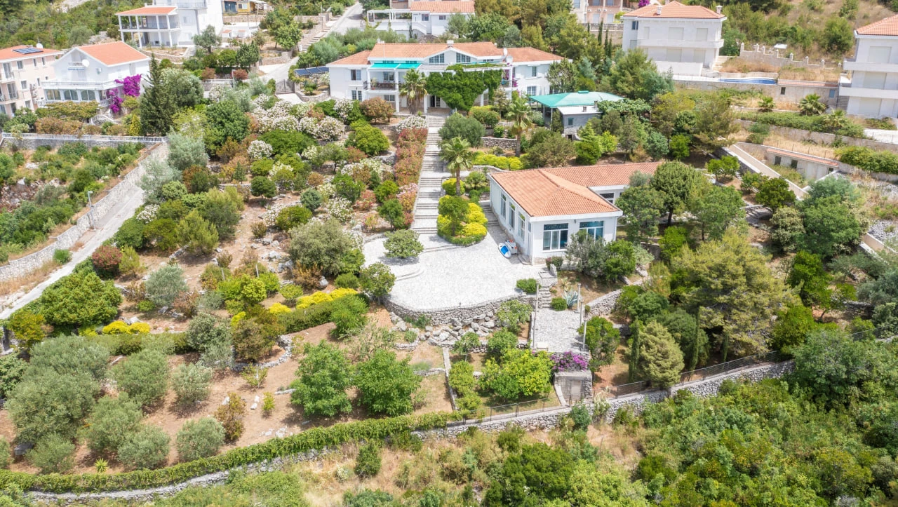Exclusive Mansion 100m from the Sea, Zanjice
