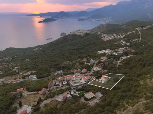 Plot 4568 m2 for the construction of an elite complex in Tudorovići, Budva Riviera, Budva