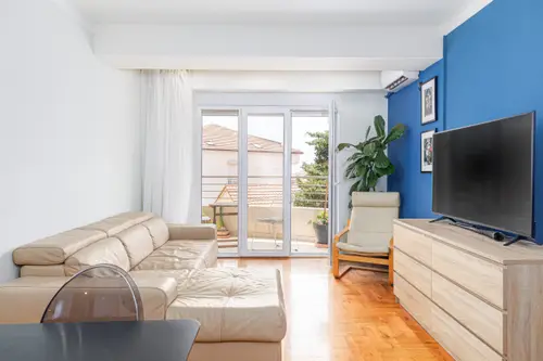 2-Bedroom Apartment for Sale in Budva – Ideal Family Home with Parking & Pool Access, Budva