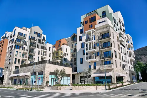 Modern Two-Bedroom Apartment in Heart of Tivat, Tivat