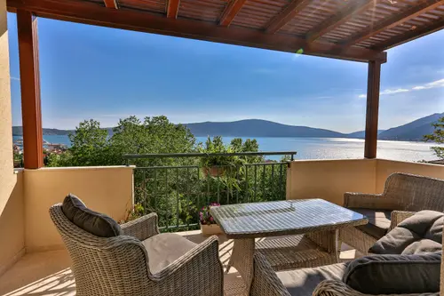 Villa with Sea View and Pool in Tivat, Tivat